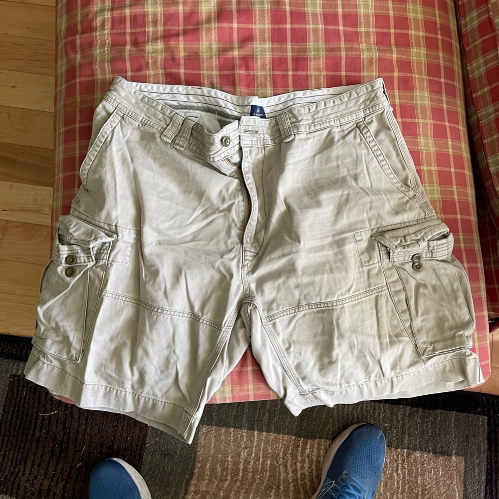 Ralph Lauren cargo shorts can waist 42